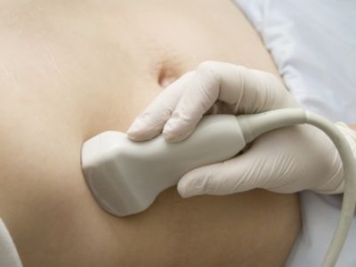 Na ultrazvuk k urologovi: hodně pijte a nejezte